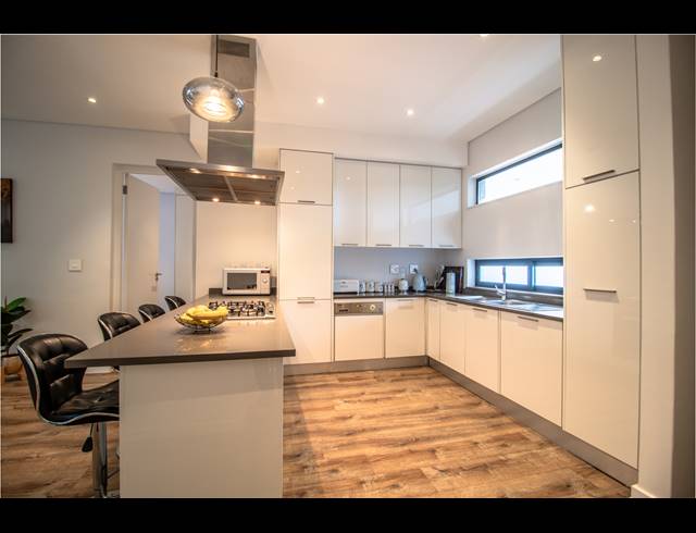 2 BEDROOM APARTMENT FOR SALE IN STEYN CITY